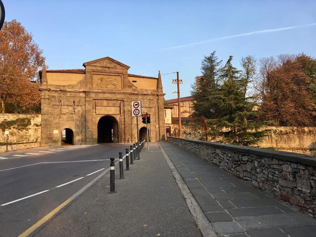 The Little House In Bergamo Lägenhet